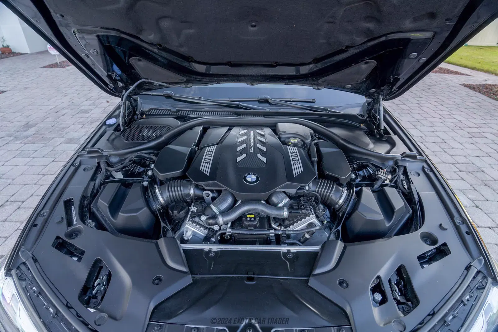 2022 BMW M550i xDrive xDrive
