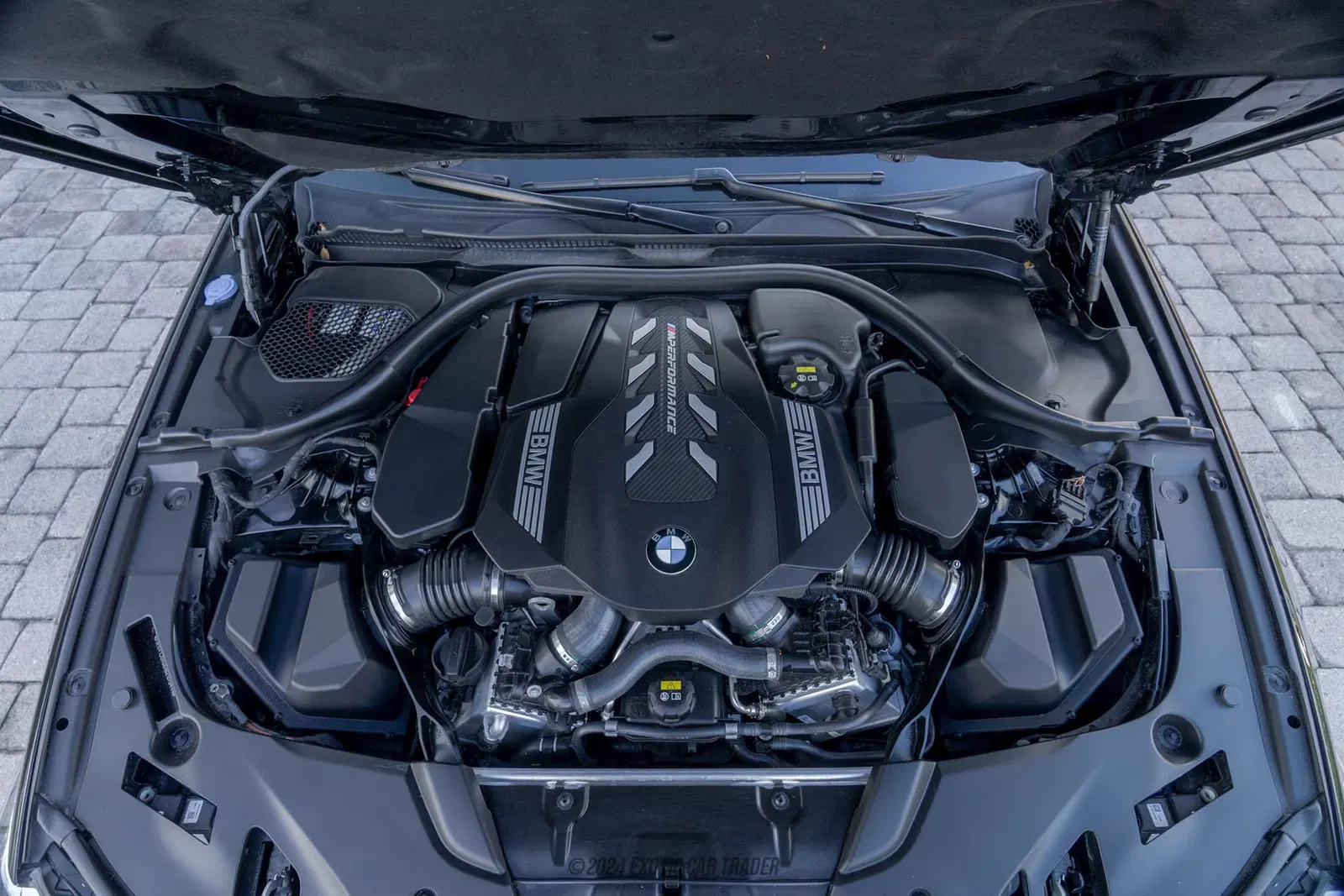 2022 BMW M550i xDrive xDrive