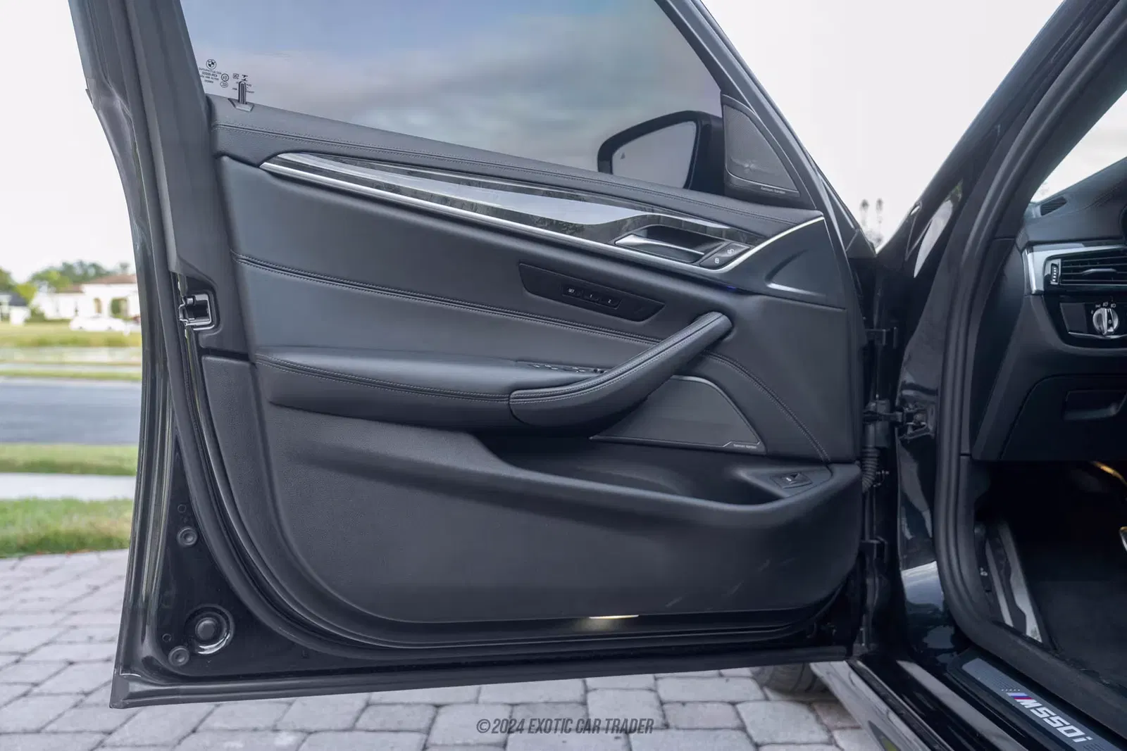 2022 BMW M550i xDrive xDrive