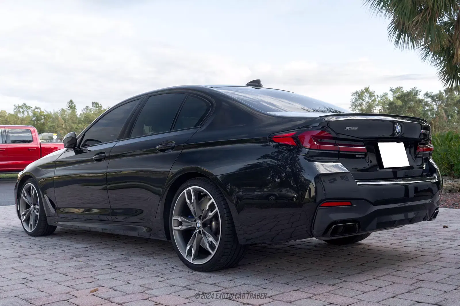 2022 BMW M550i xDrive xDrive