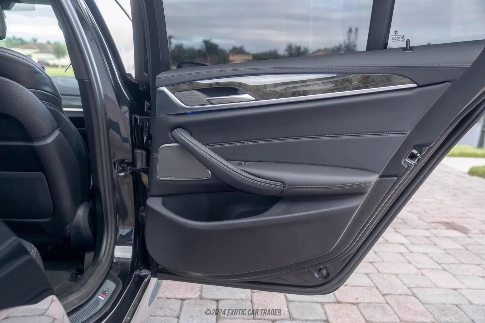2022 BMW M550i xDrive xDrive