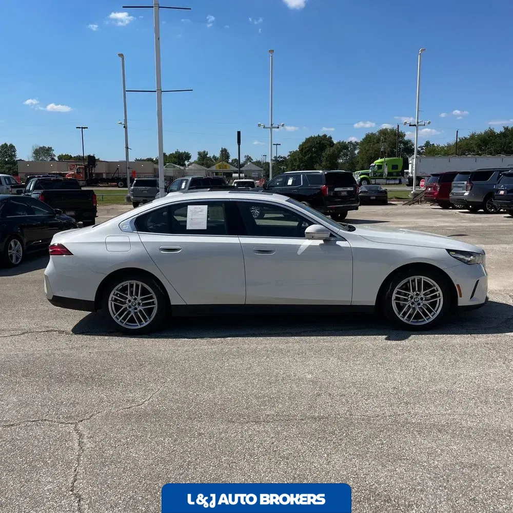 2025 BMW 5-Series 530i xDrive