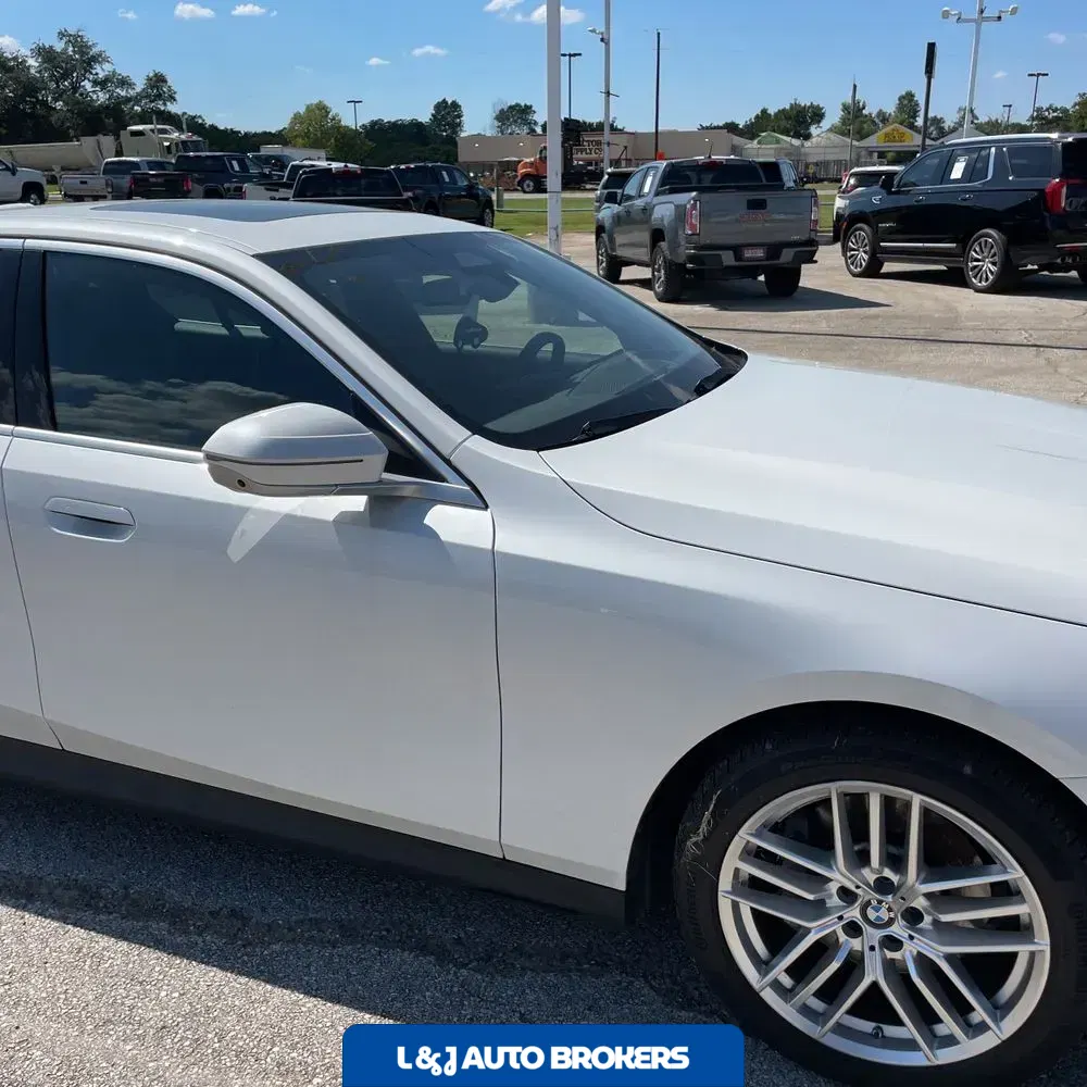 2025 BMW 5-Series 530i xDrive