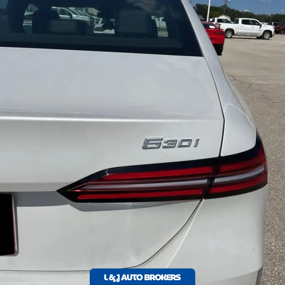 2025 BMW 5-Series 530i xDrive