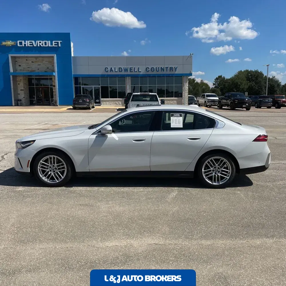 2025 BMW 5-Series 530i xDrive