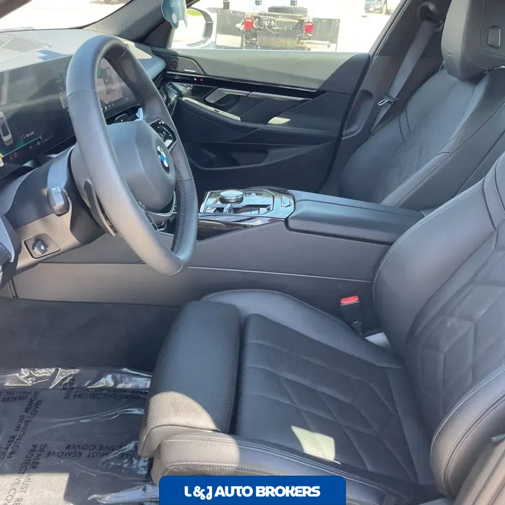 2025 BMW 5-Series 530i xDrive
