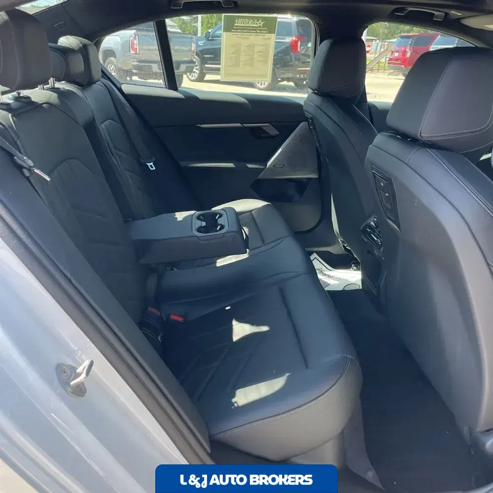 2025 BMW 5-Series 530i xDrive