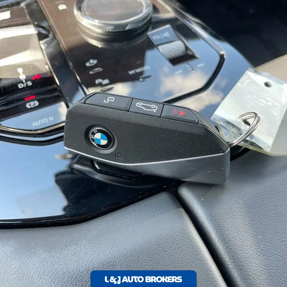 2025 BMW 5-Series 530i xDrive
