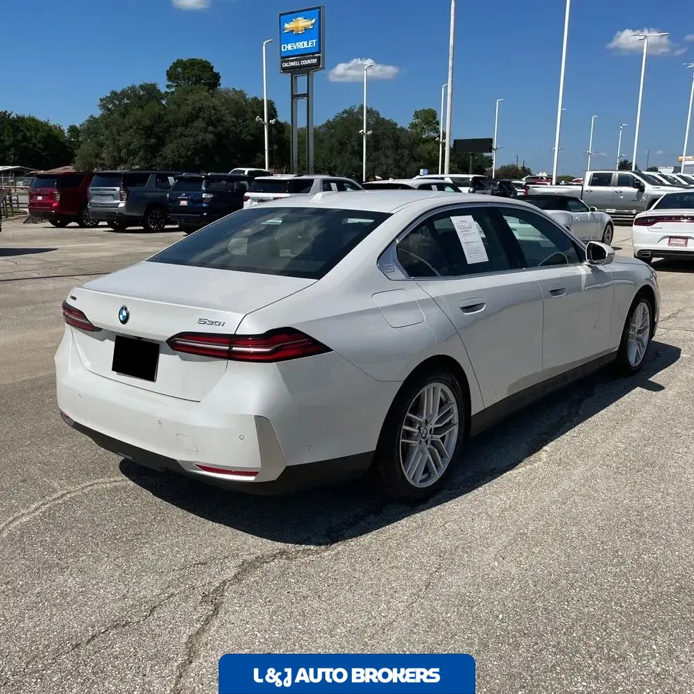 2025 BMW 5-Series 530i xDrive
