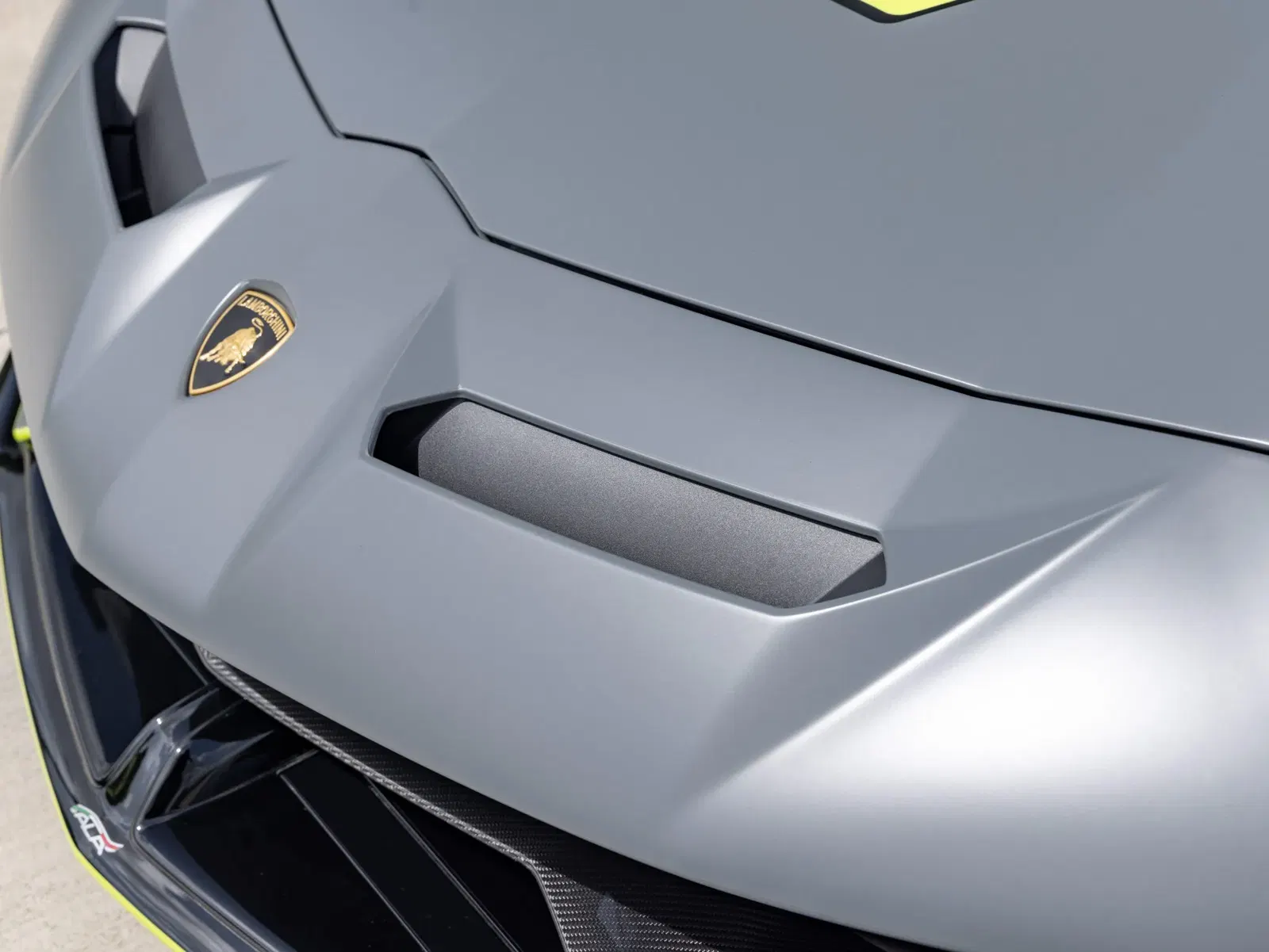 125-Mile 2021 Lamborghini Aventador LP770-4 SVJ 63 Roadster