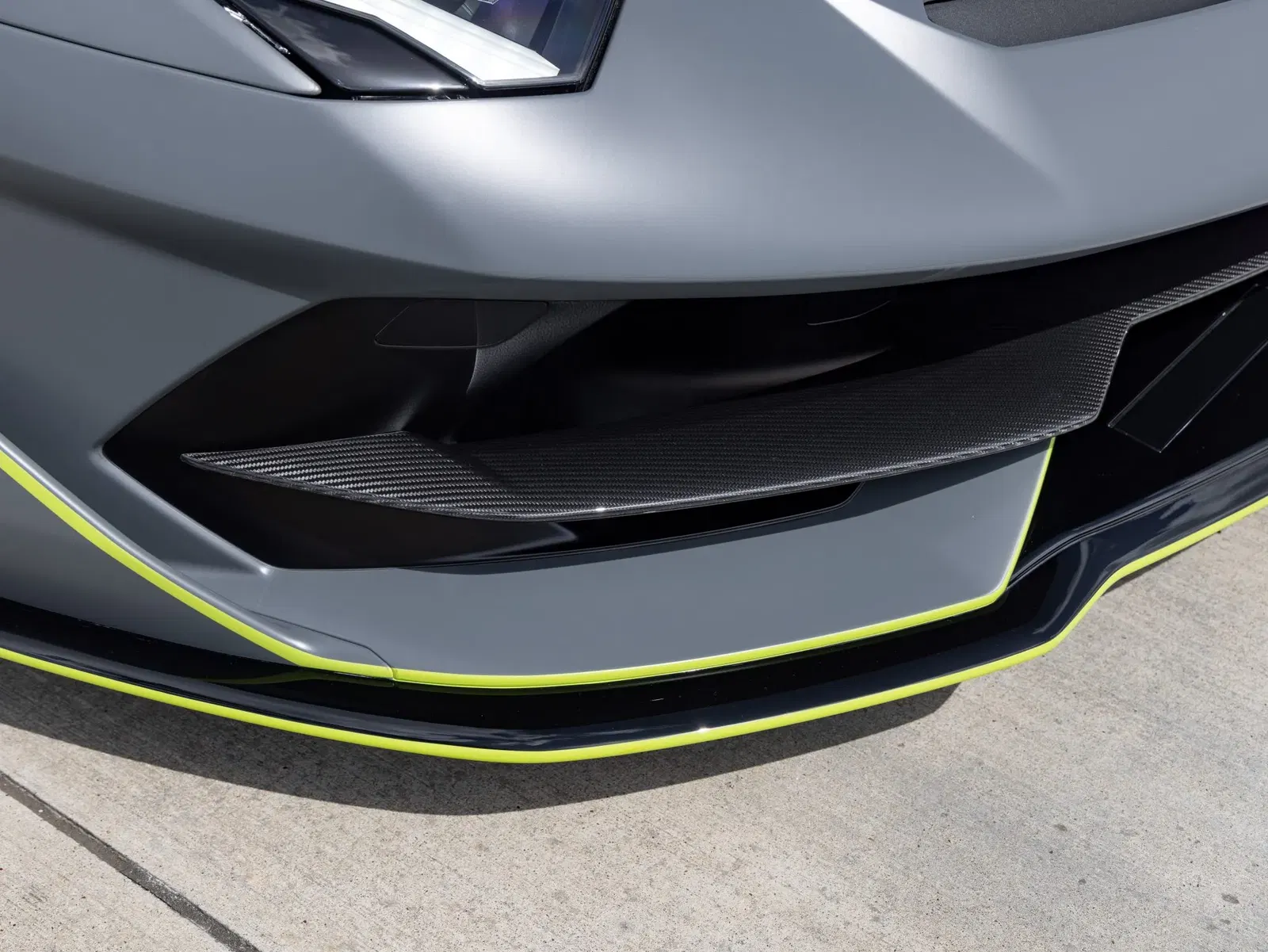 125-Mile 2021 Lamborghini Aventador LP770-4 SVJ 63 Roadster
