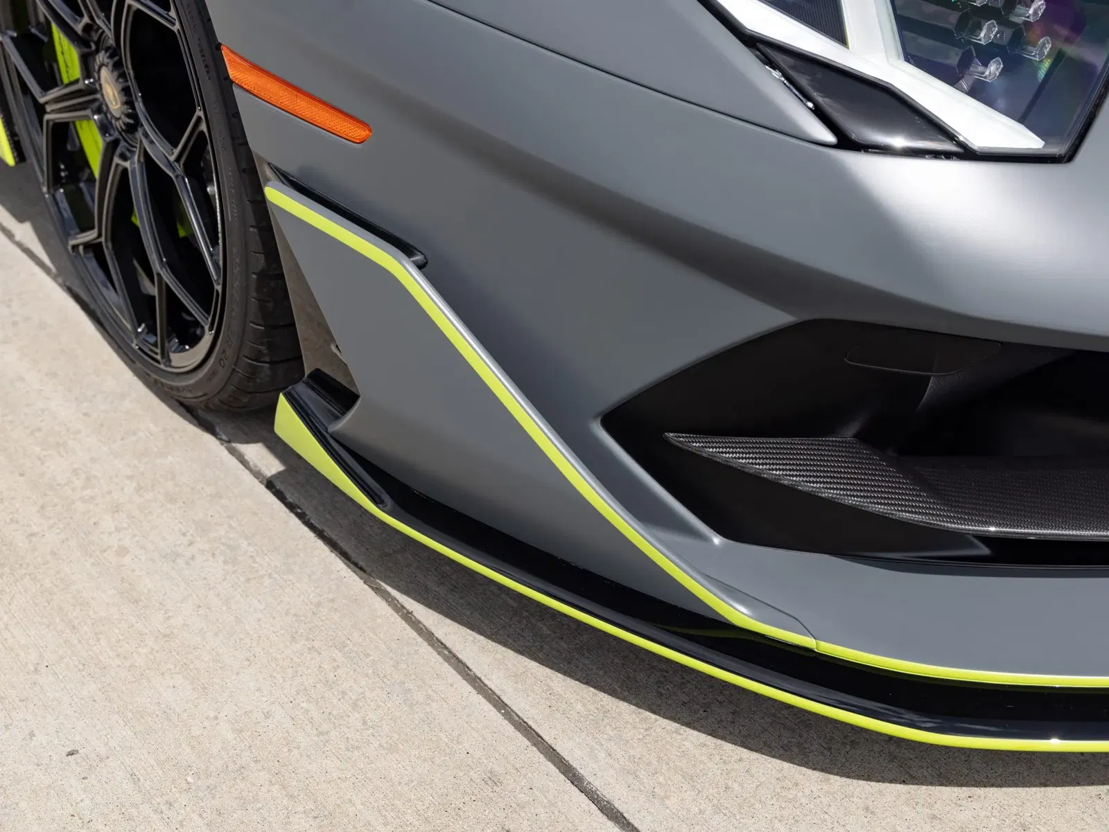125-Mile 2021 Lamborghini Aventador LP770-4 SVJ 63 Roadster