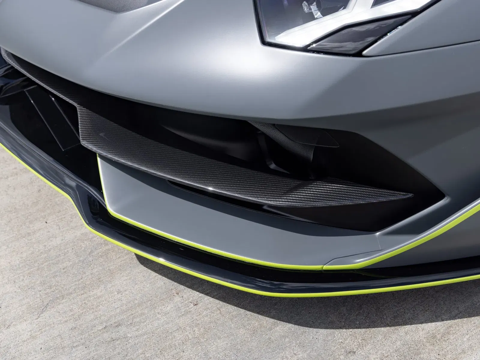 125-Mile 2021 Lamborghini Aventador LP770-4 SVJ 63 Roadster
