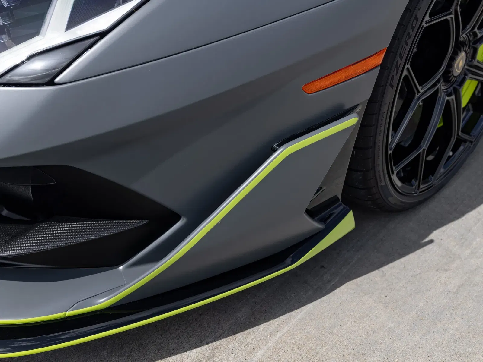 125-Mile 2021 Lamborghini Aventador LP770-4 SVJ 63 Roadster