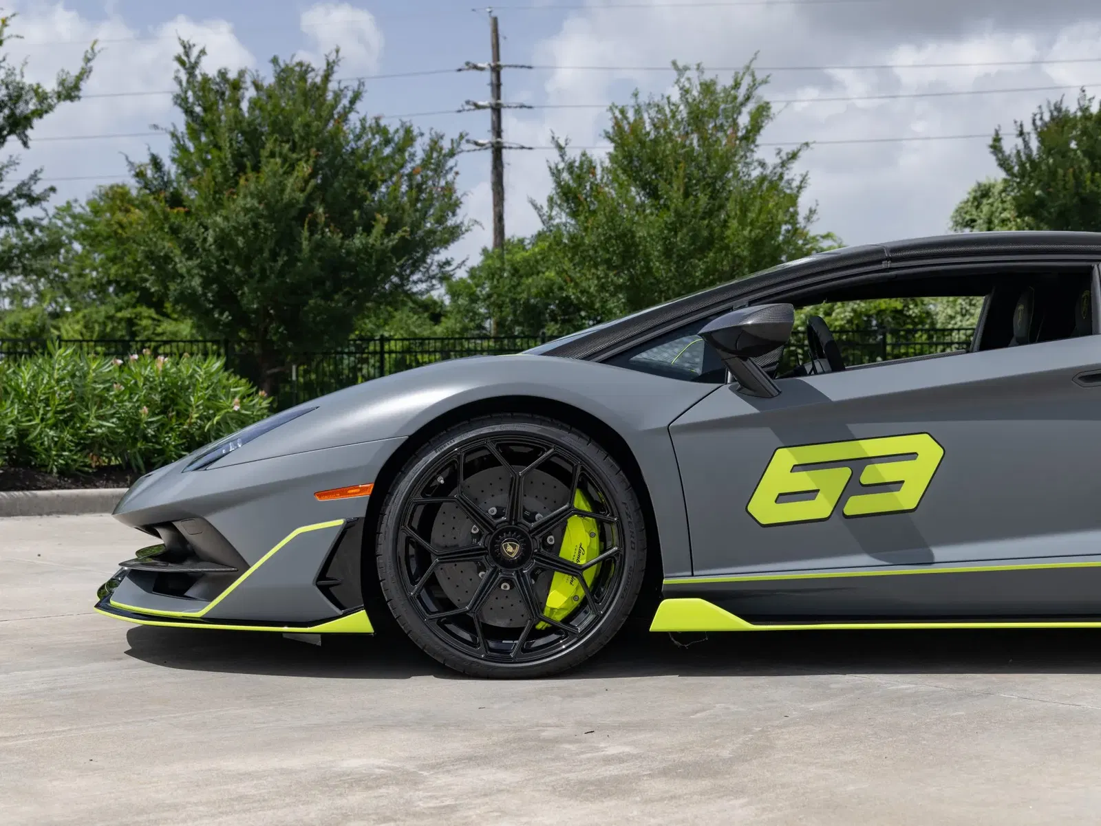 125-Mile 2021 Lamborghini Aventador LP770-4 SVJ 63 Roadster