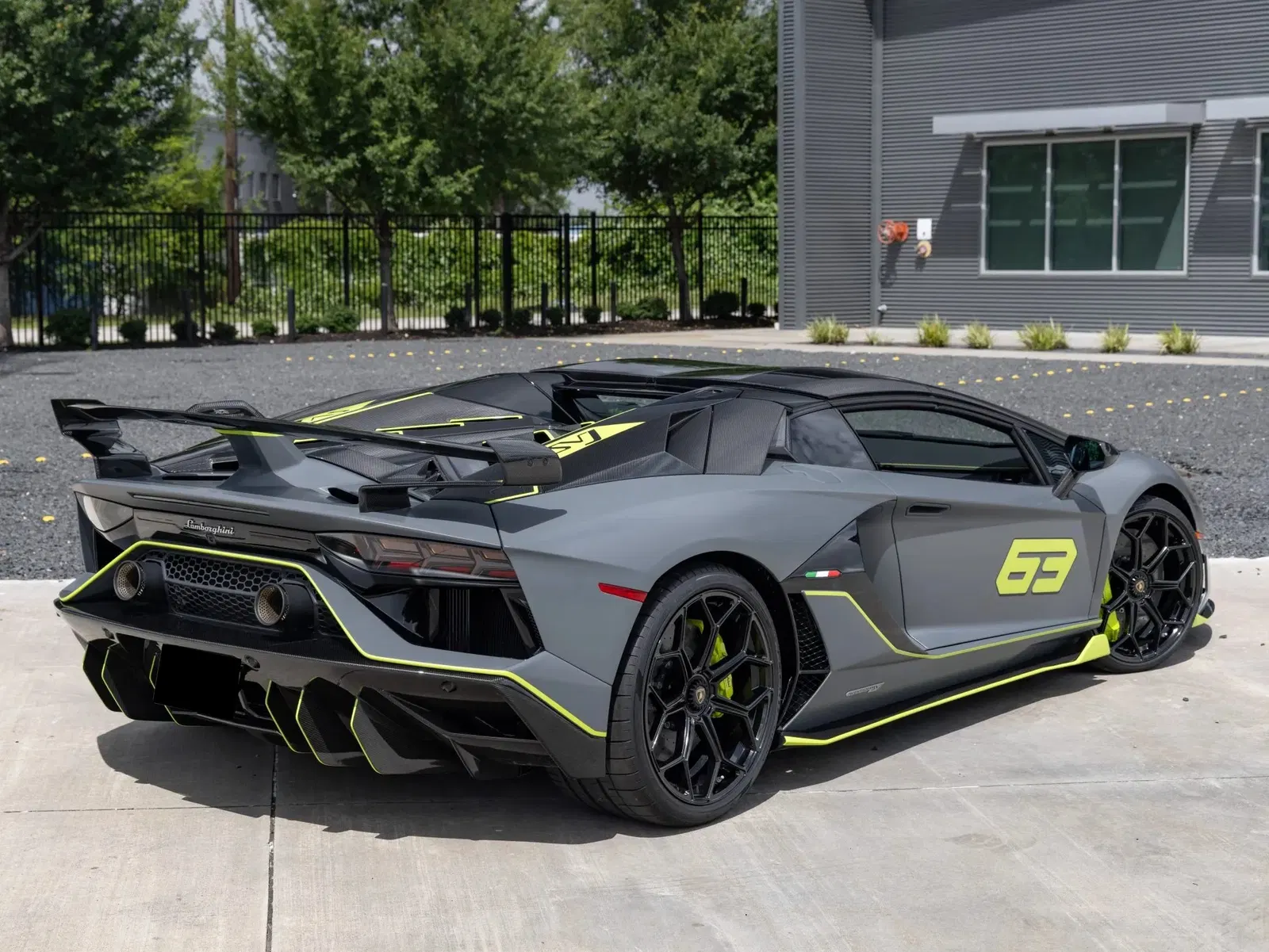 125-Mile 2021 Lamborghini Aventador LP770-4 SVJ 63 Roadster