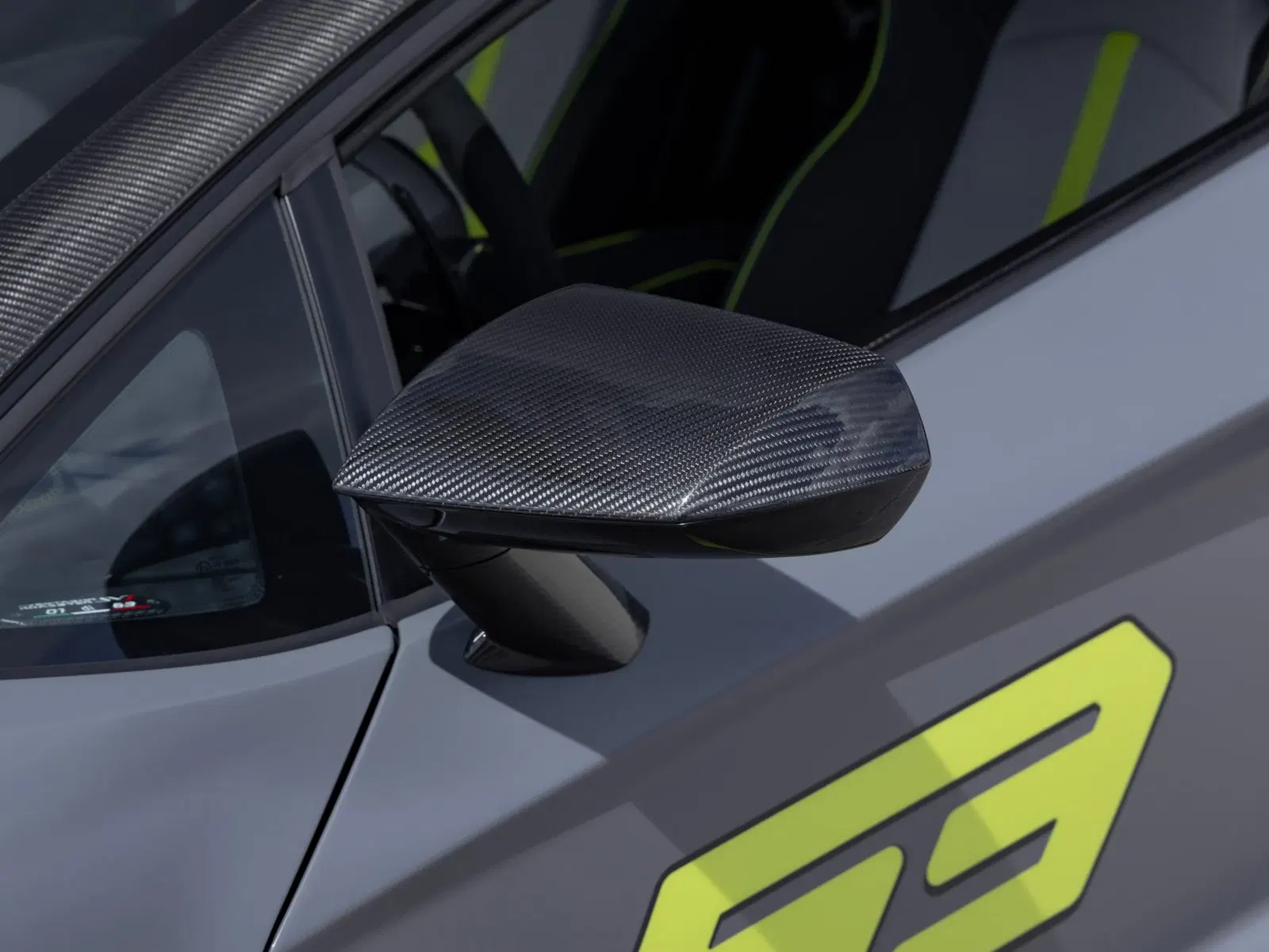 125-Mile 2021 Lamborghini Aventador LP770-4 SVJ 63 Roadster