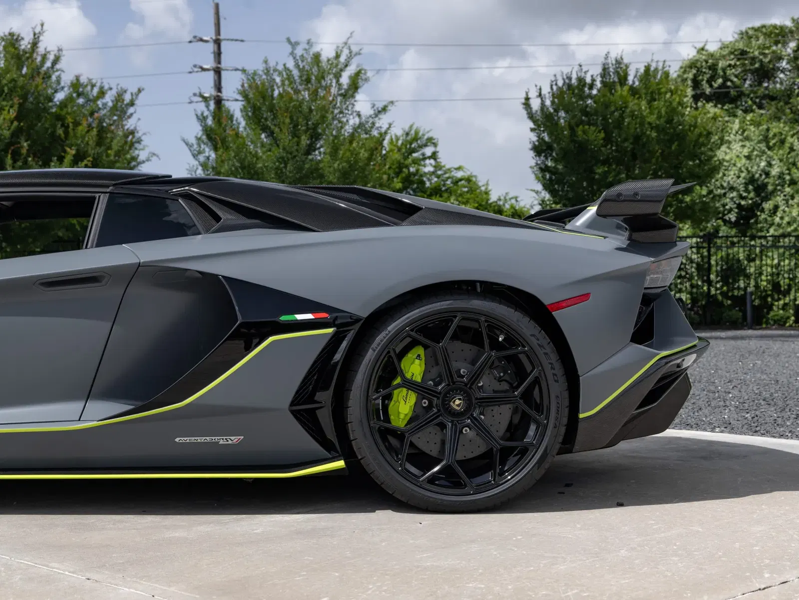 125-Mile 2021 Lamborghini Aventador LP770-4 SVJ 63 Roadster