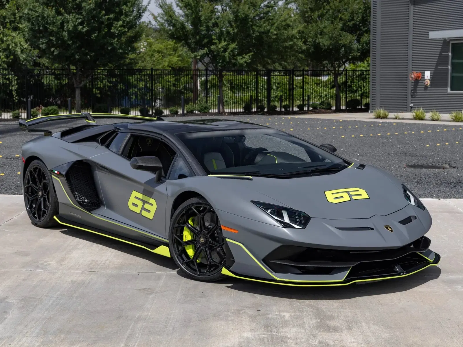 125-Mile 2021 Lamborghini Aventador LP770-4 SVJ 63 Roadster