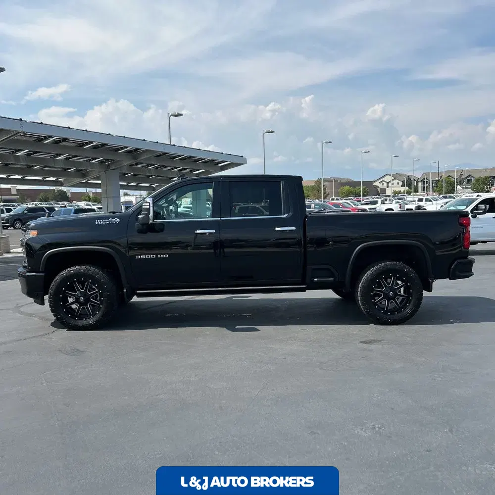 2022 Chevrolet Silverado 3500HD High Country
