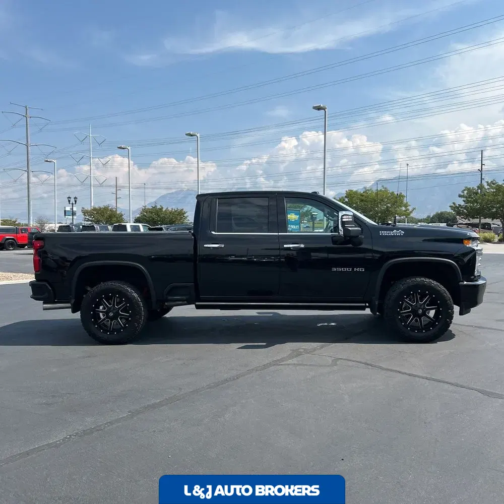 2022 Chevrolet Silverado 3500HD High Country