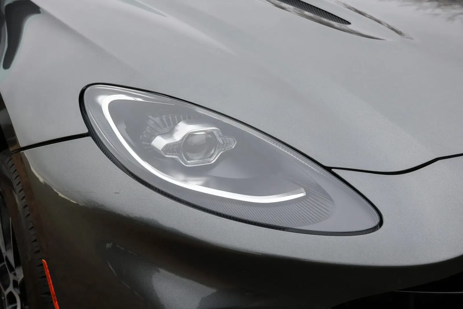 2021 Aston Martin DBX