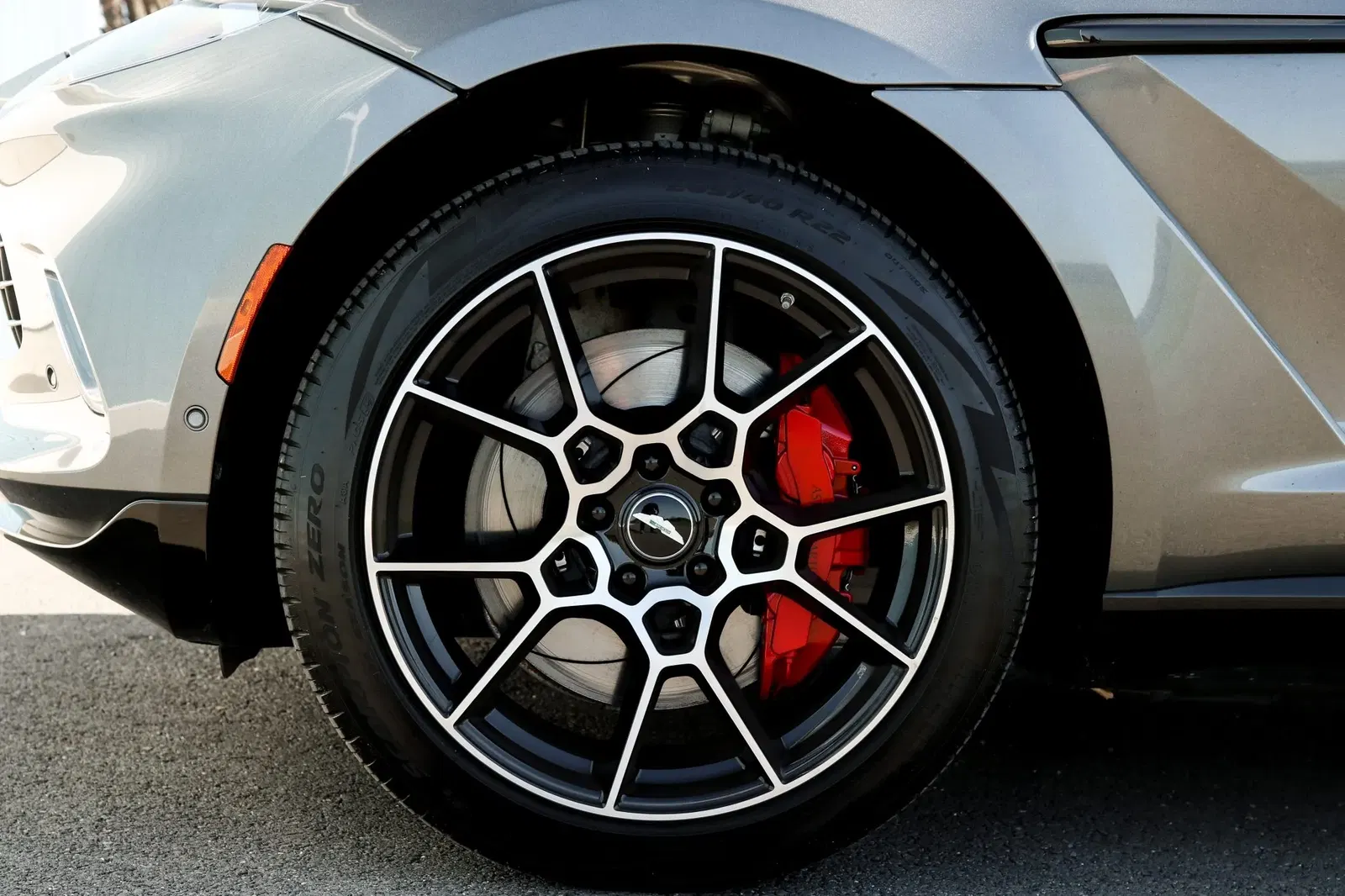 2021 Aston Martin DBX