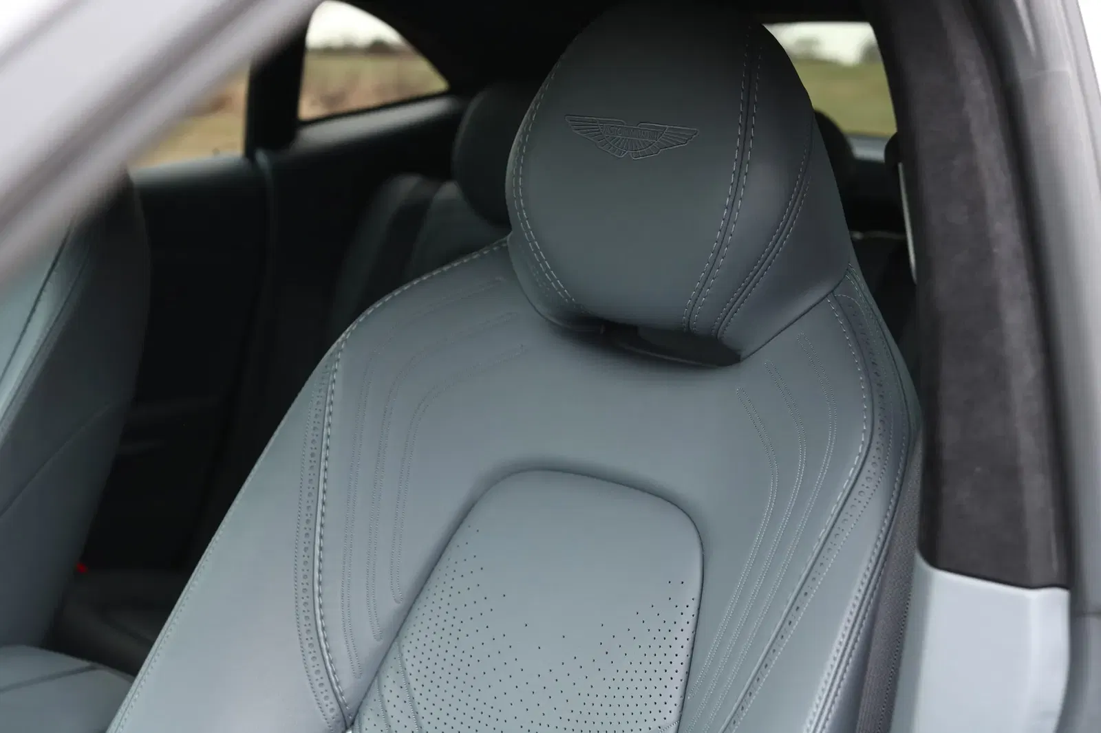 2021 Aston Martin DBX