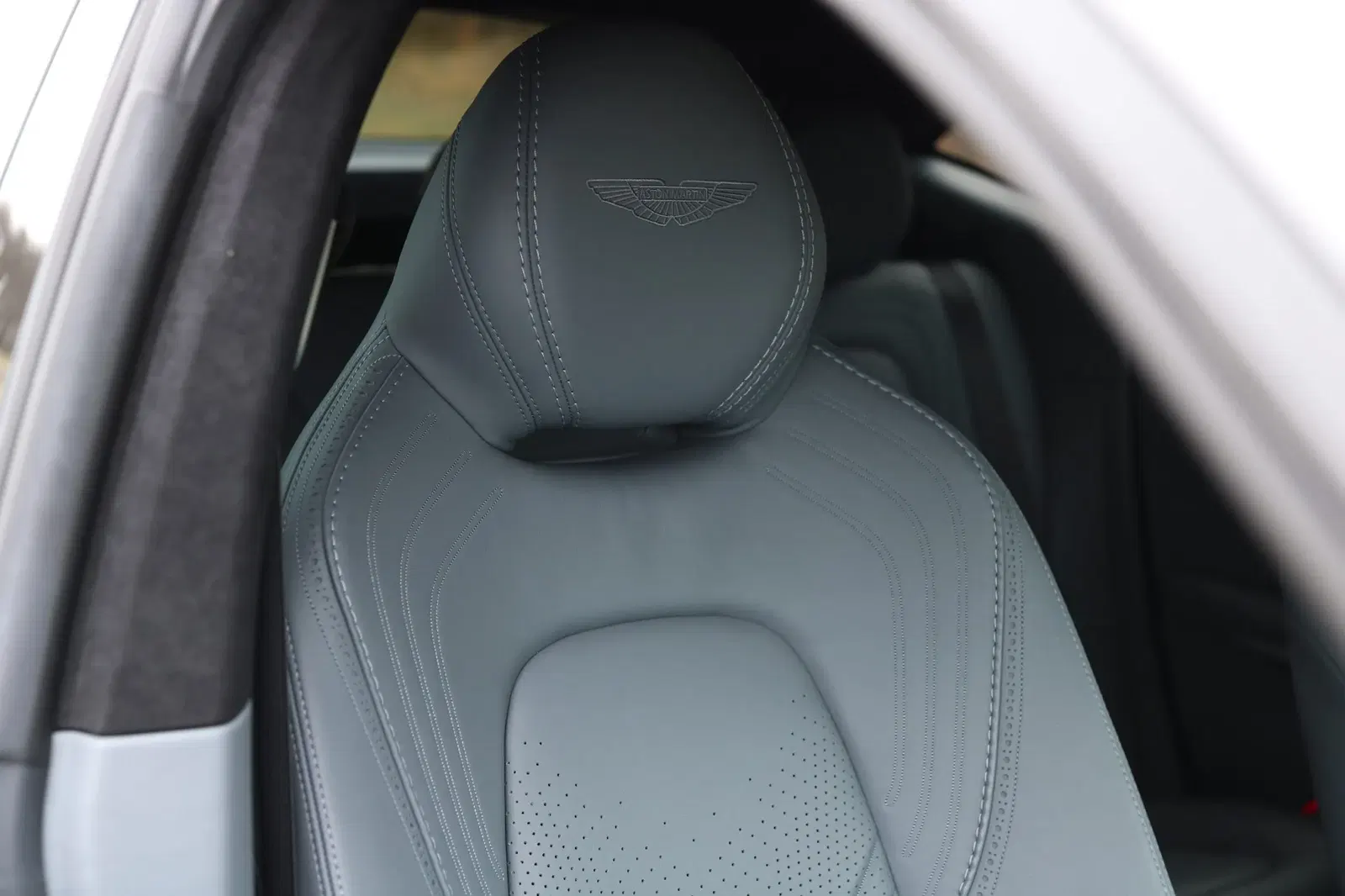 2021 Aston Martin DBX
