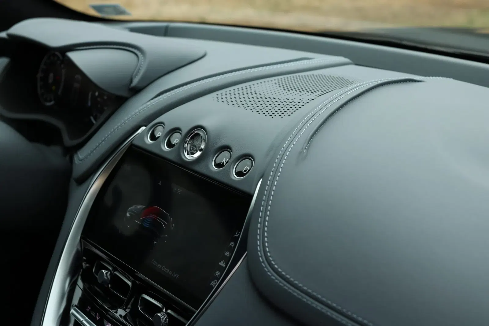 2021 Aston Martin DBX
