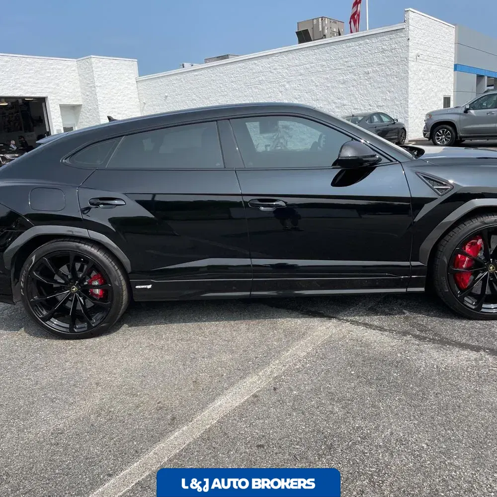 2023 Lamborghini Urus S