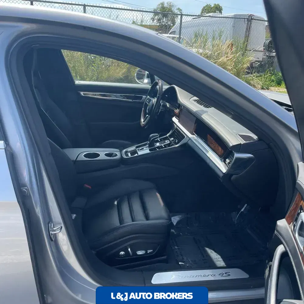 2018 Porsche Panamera 4S