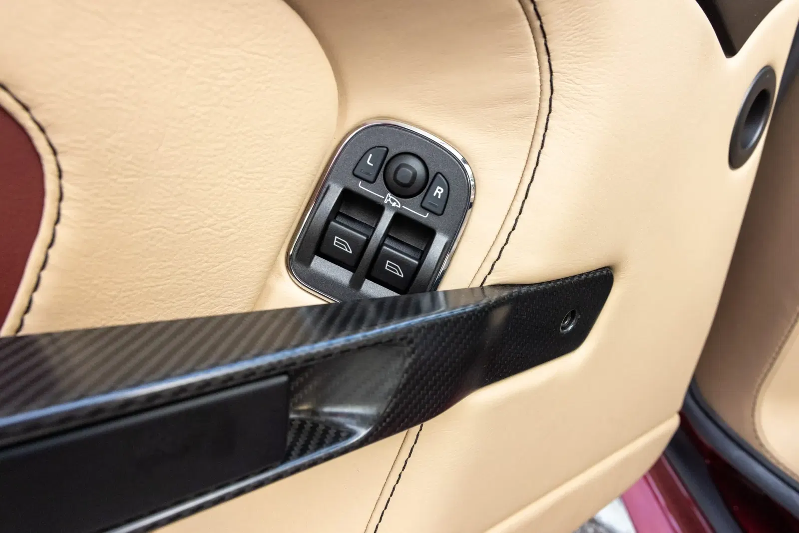 3k-Mile 2017 Aston Martin V12 Vantage S Roadster 7-Speed
