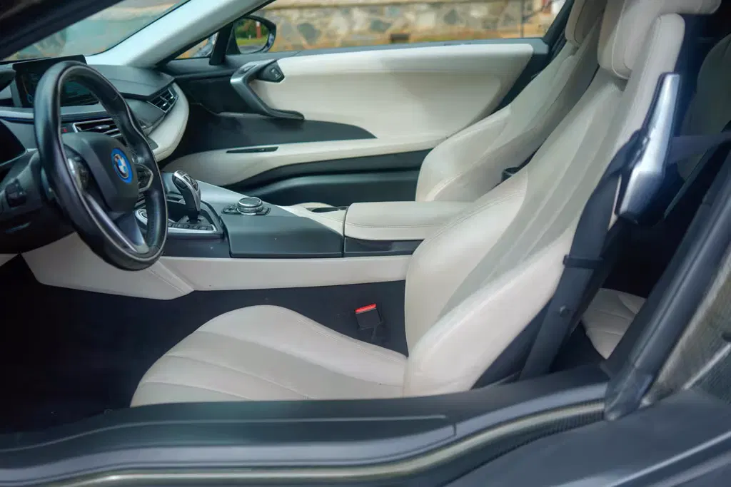 2016 BMW I8 Giga World