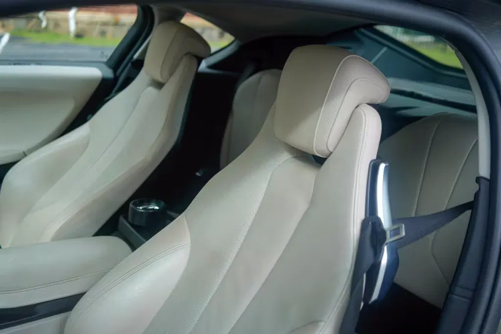 2016 BMW I8 Giga World