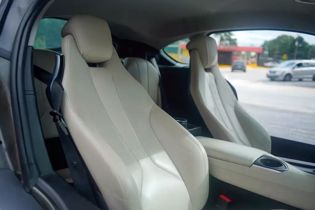 2016 BMW I8 Giga World