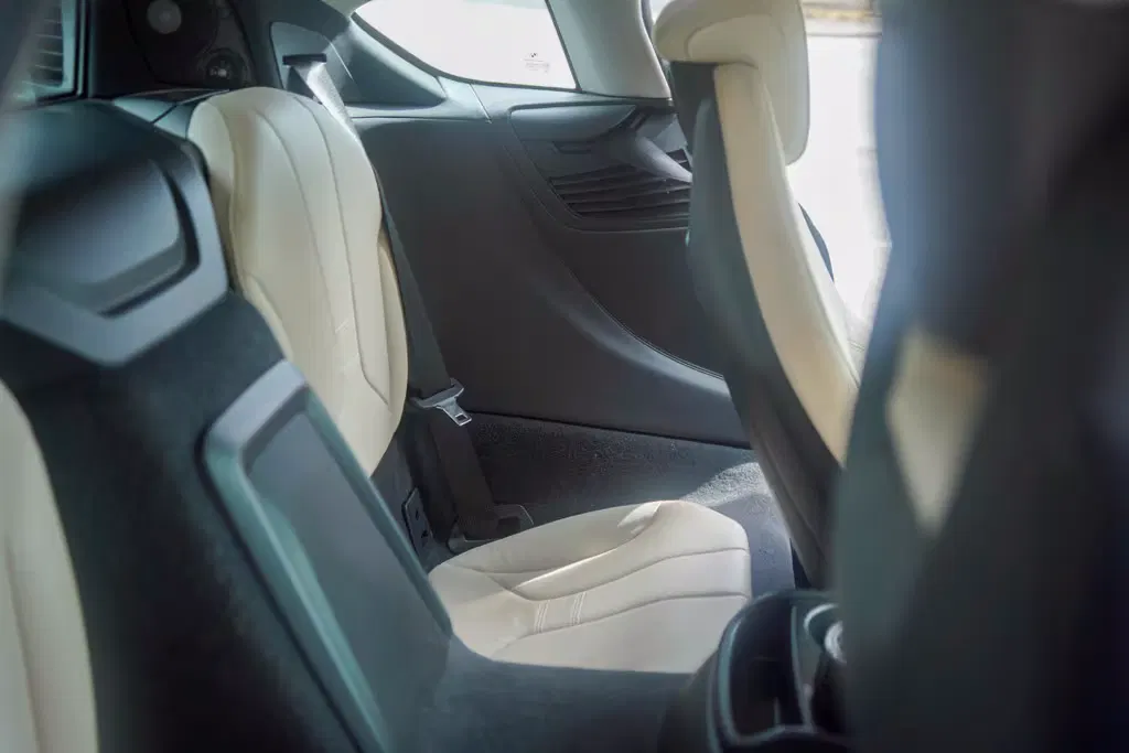 2016 BMW I8 Giga World