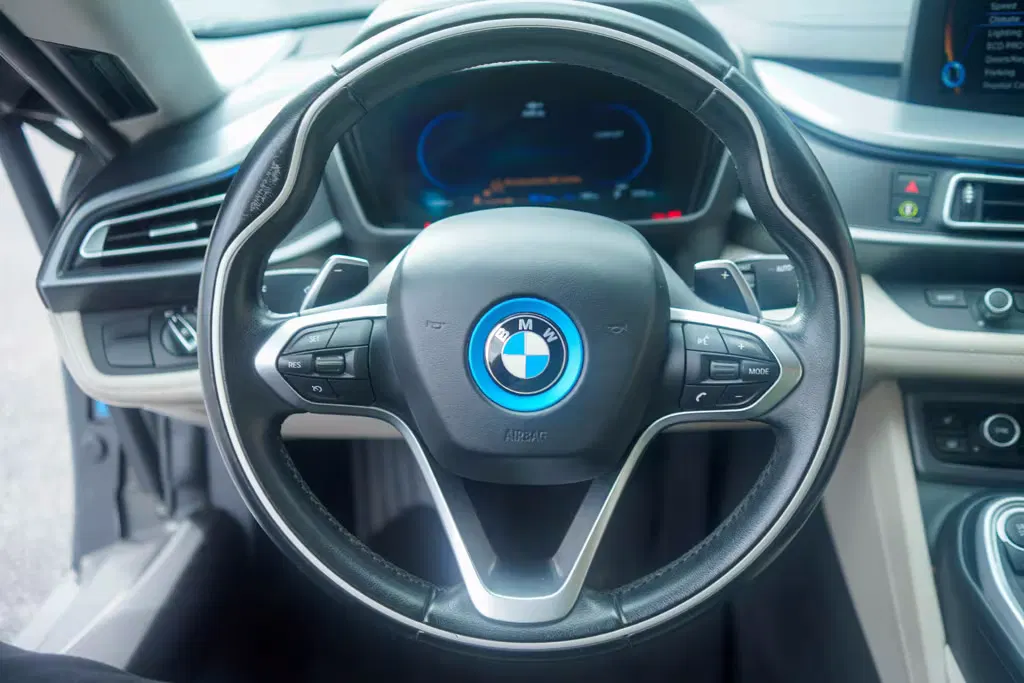 2016 BMW I8 Giga World