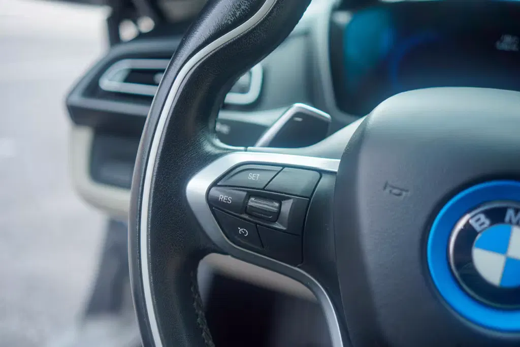 2016 BMW I8 Giga World