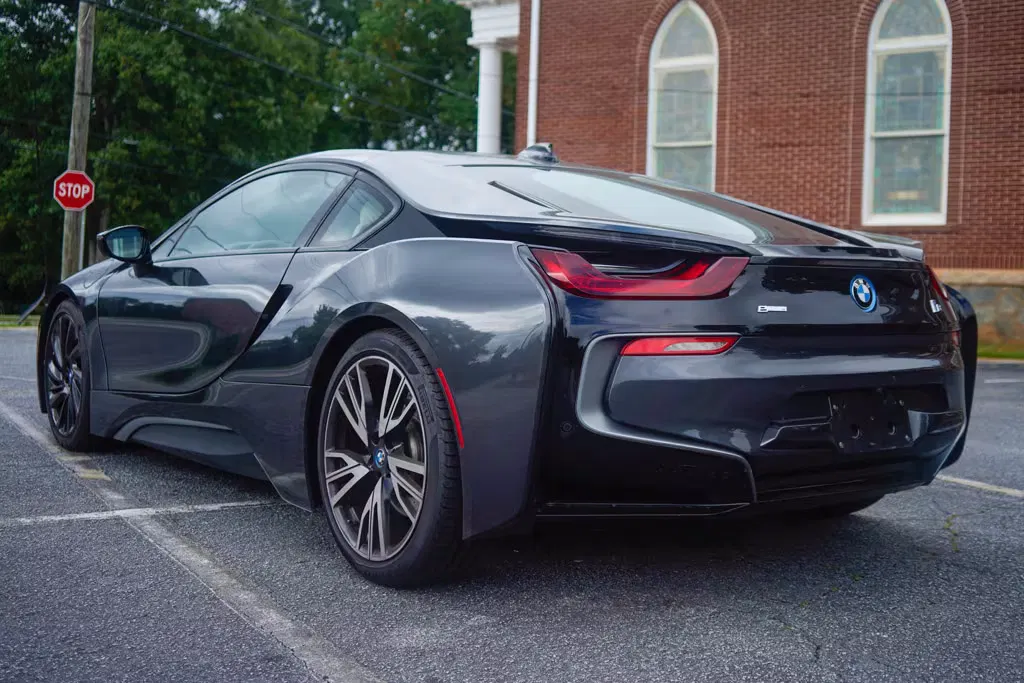 2016 BMW I8 Giga World