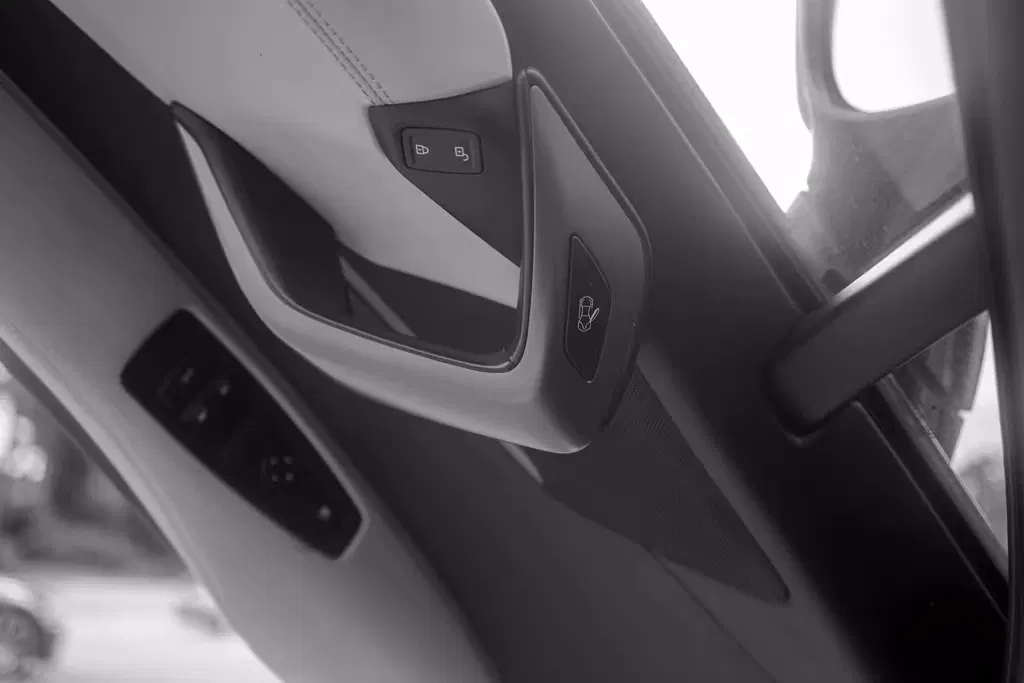 2016 BMW I8 Giga World