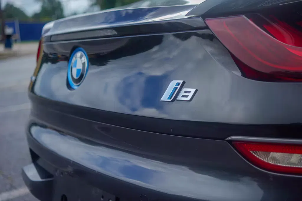 2016 BMW I8 Giga World