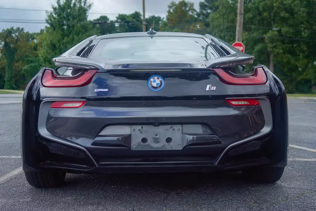 2016 BMW I8 Giga World