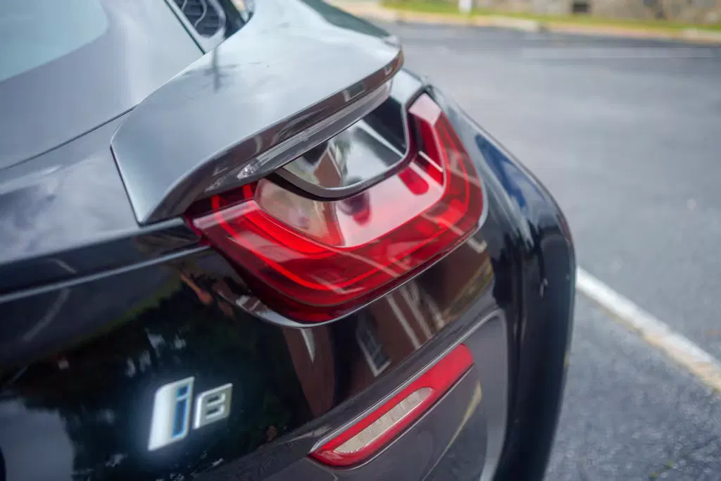 2016 BMW I8 Giga World