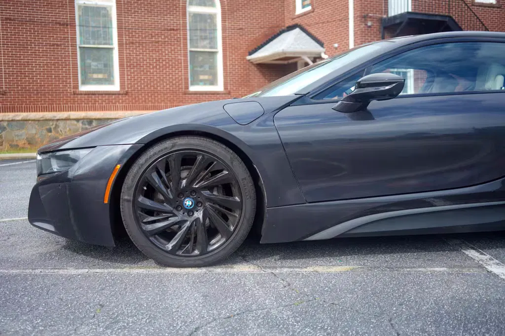 2016 BMW I8 Giga World