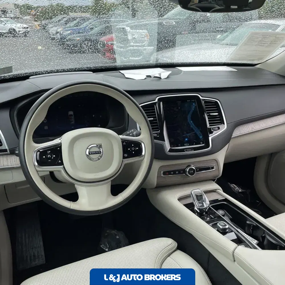 2024 Volvo XC90 B6 - Ultimate