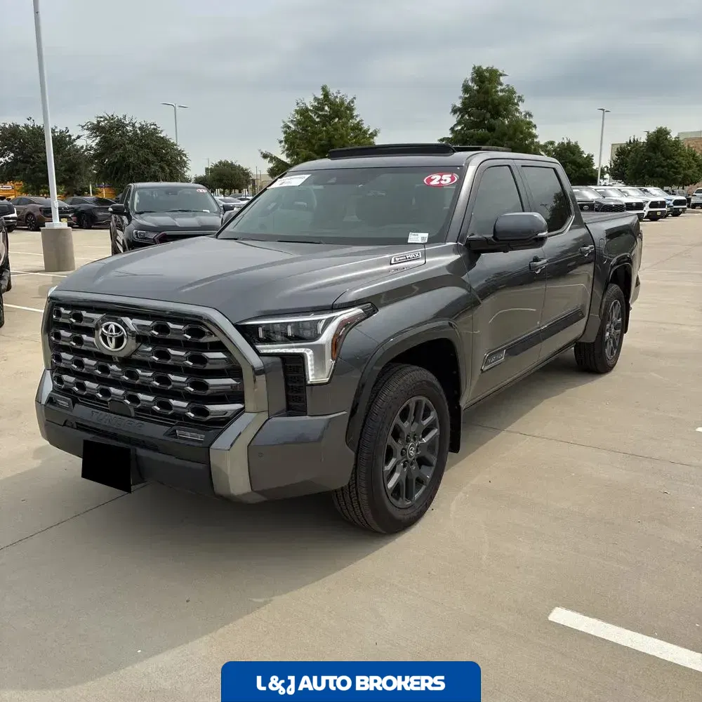 2025 Toyota Tundra Platinum HV