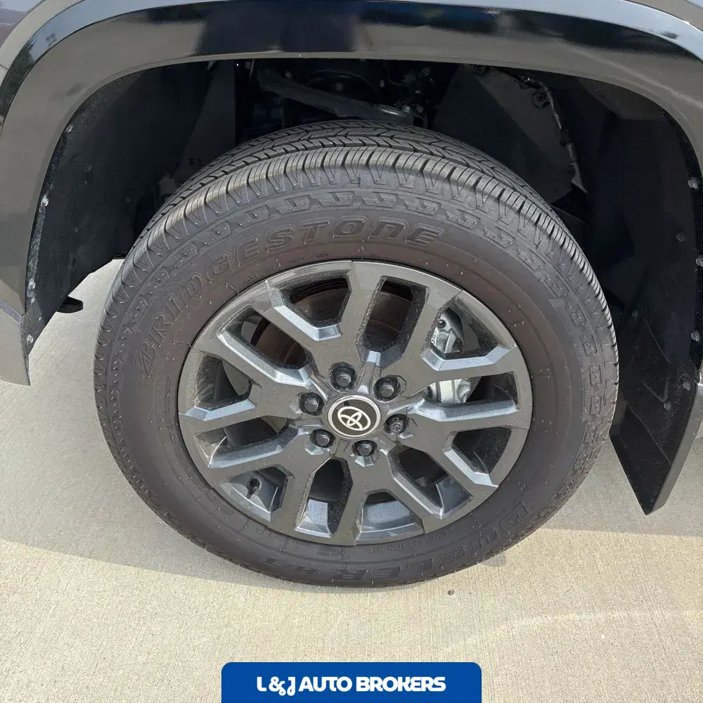 2025 Toyota Tundra Platinum HV