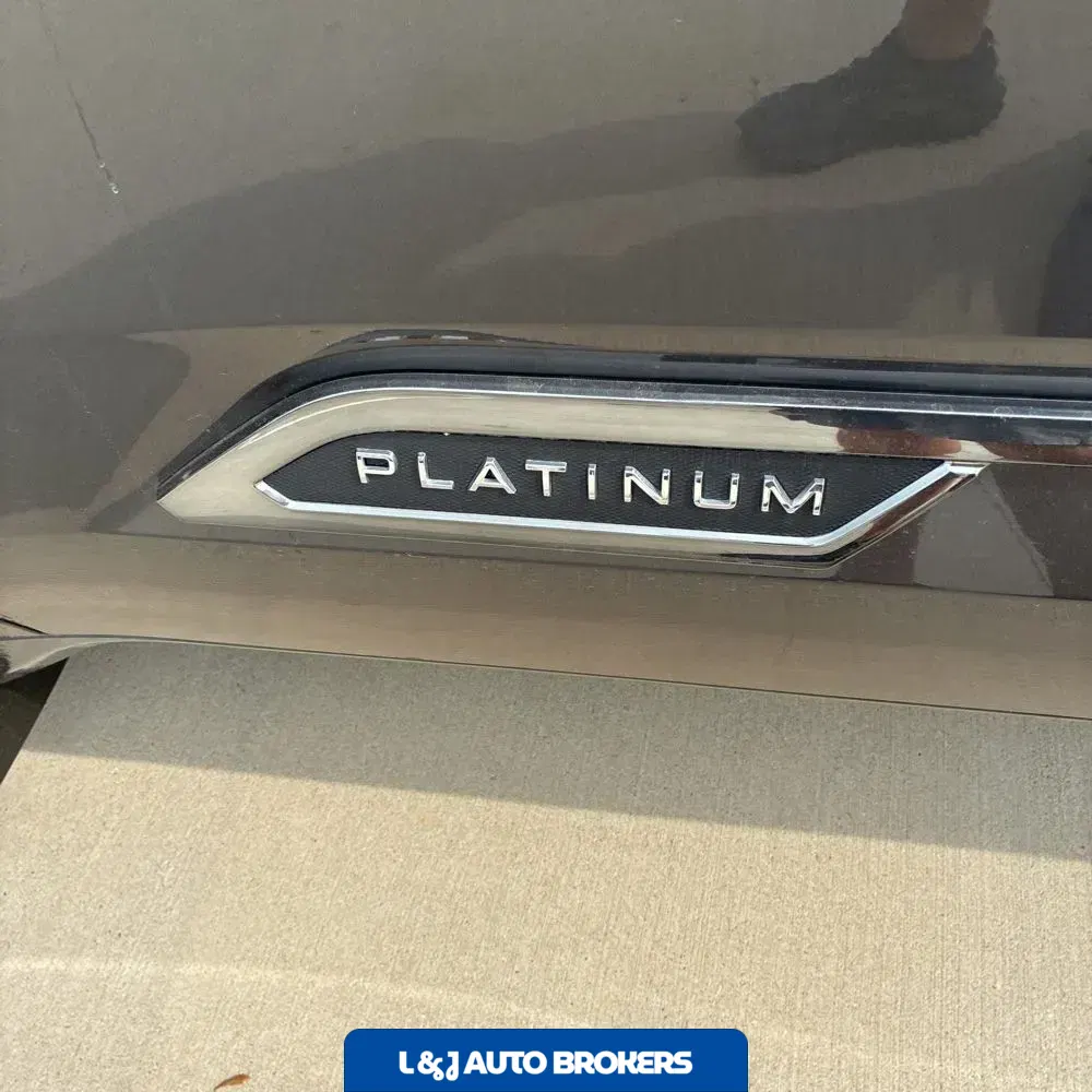 2025 Toyota Tundra Platinum HV