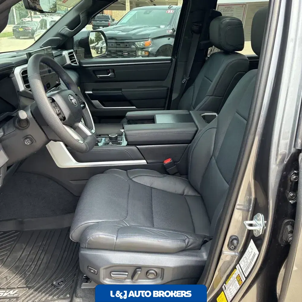 2025 Toyota Tundra Platinum HV